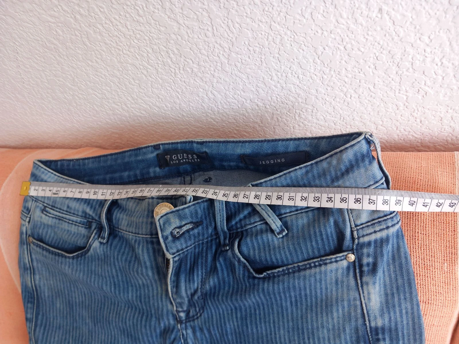 Vaqueros marca Guess, talla S